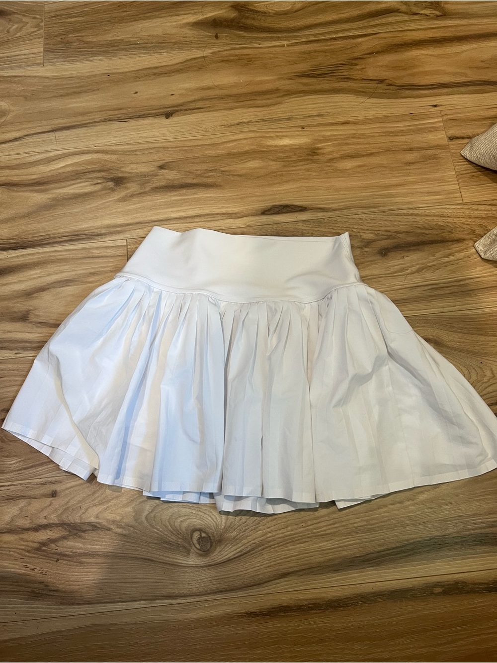 ALO Yoga White Circle Skater Skirt